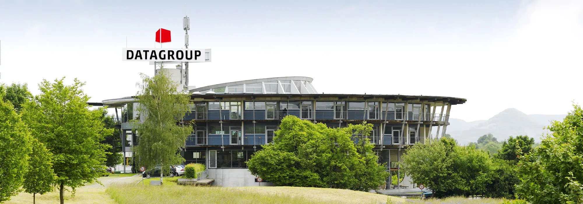 Vista exterior del edificio de la sede central de DATAGROUP en Pliezhausen 